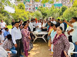 गेस्ट अध्यापकों ने मंत्री राजेश नागर का किया स्वागत, नियमितीकरण प्रक्रिया को लेकर सौंपा ज्ञापन