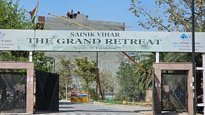 निवासी चाहते हैं सोसायटी में चुनाव, अधिकारी होने नहीं दे रहे